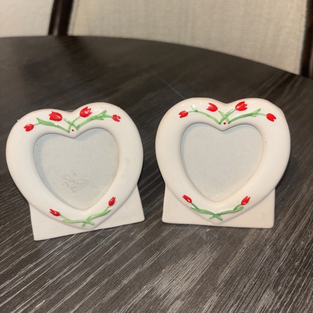 Vintage‎ Romantic Heart  Porcelain Red Tulips Fits 2x3 Photos Set 2